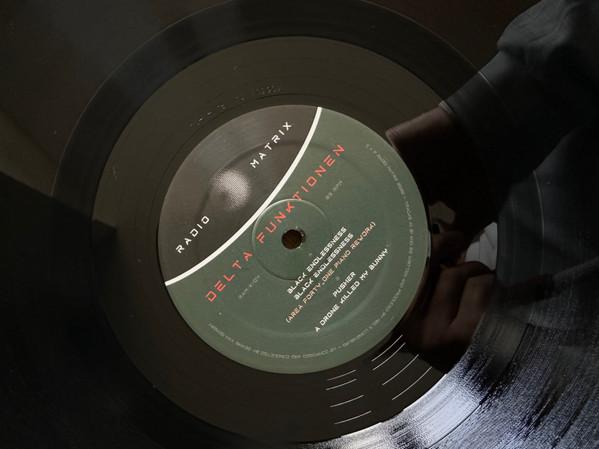 Delta Funktionen - Black Endlessness