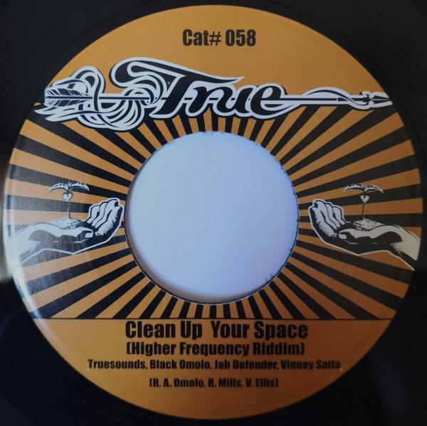 Jah Defender, Vinney Satta, Black Omolo, Truesounds - Clean Up Your Space
