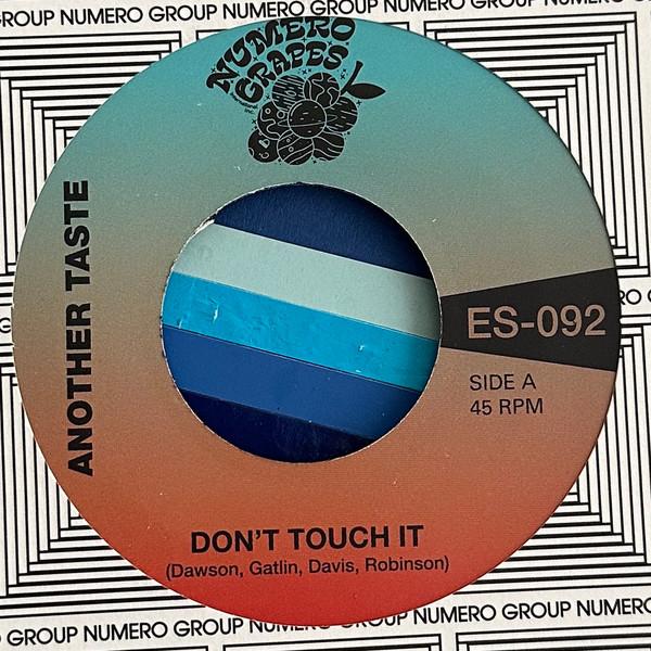 Maxx Traxx - Don't Touch It